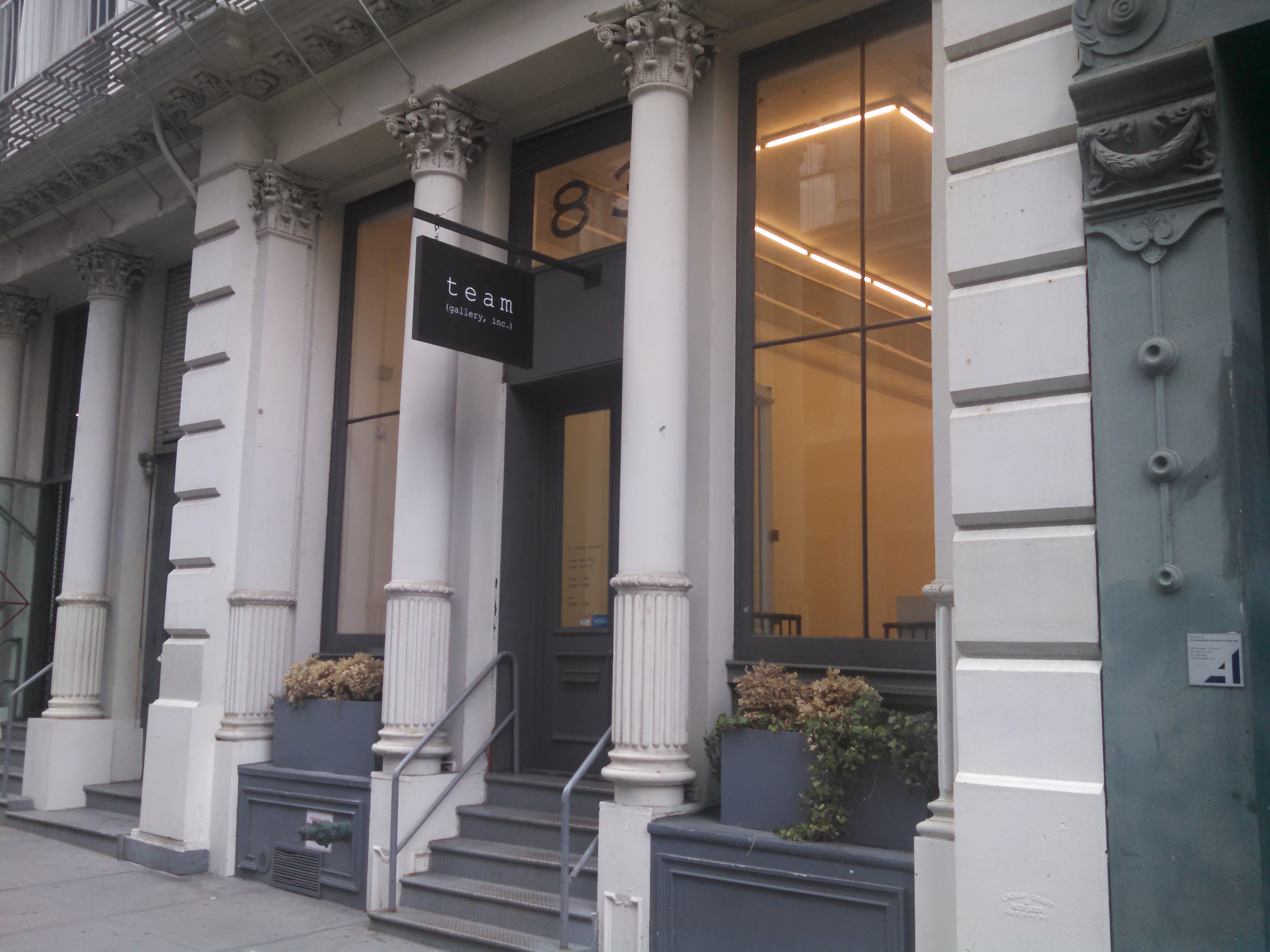 Fachada de Team Gallery en SoHo, Nueva York, fotografiada el 31 de mayo de 2014. Su archivo figura entre los ocho incorporados al New York Gallery History Project en octubre de 2026. Foto de archivo: John Phelan / Wikimedia Commons, CC BY-SA 3.0. Sin modificaciones.